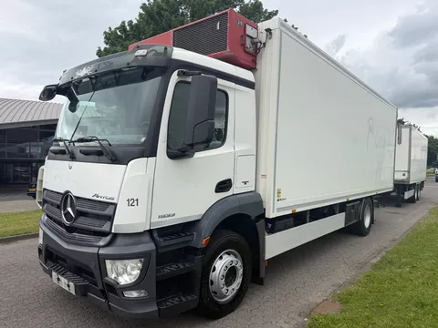 Mercedes-Benz Antos 1933 + FRIGOBLOCK MULTITEMP + LIFT / LADEBORDWAND 2000 KG + EURO 6 + AIRCO