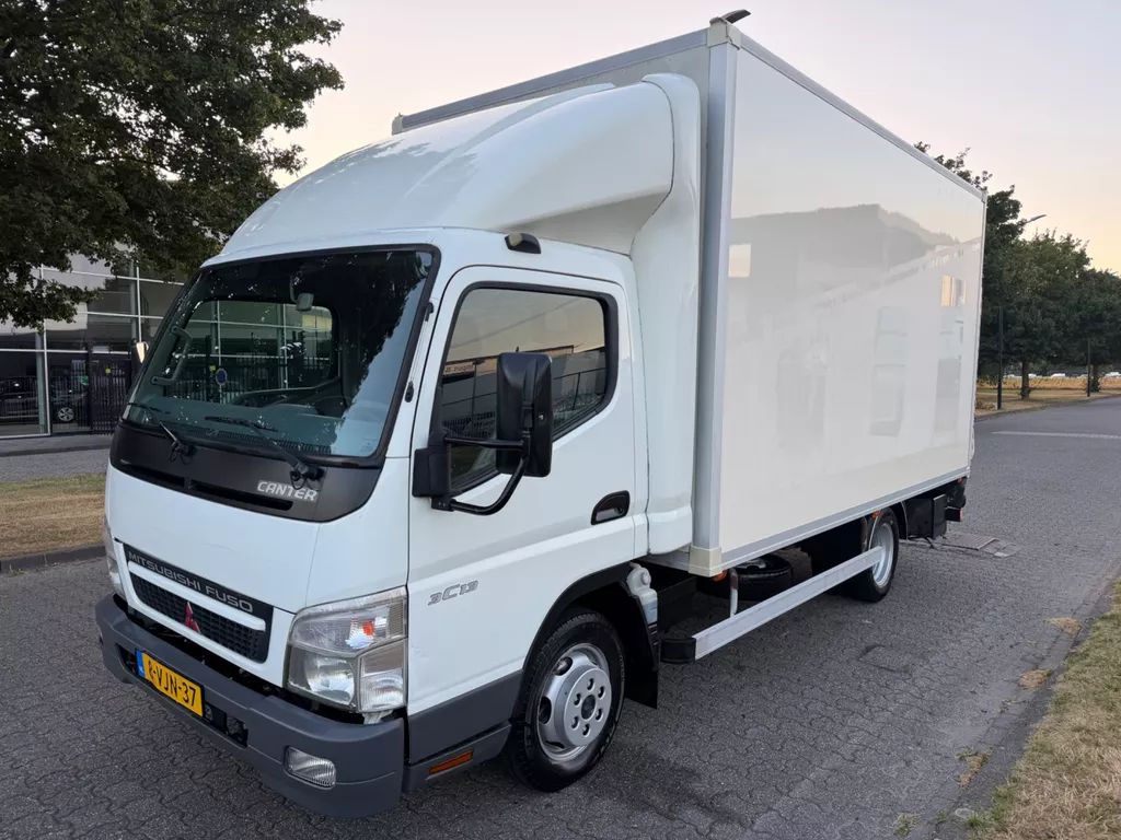 Mitsubishi Canter 3C13 + MANUAL + SPRING/SPRING + LIFT 750KG + APK / TUV + 3 SEATS + NL VAN
