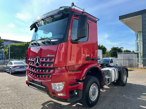Mercedes-Benz Arocs 1824 4x4 ALLROAD + KIPPER HYDRAULIC + 334.231 KM + SPRING / SPRING + EURO 6